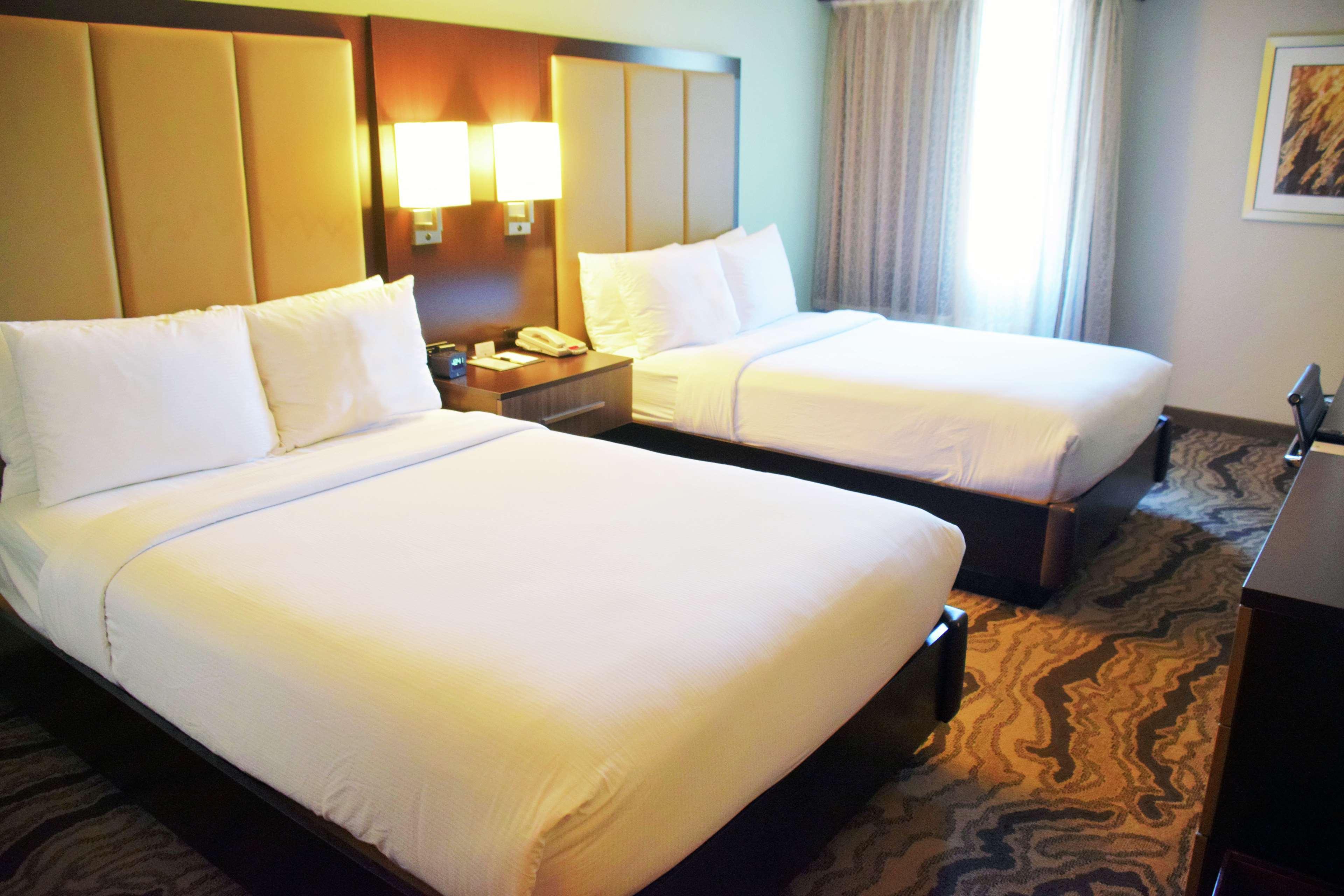 Doubletree By Hilton Montgomery Downtown Bagian luar foto