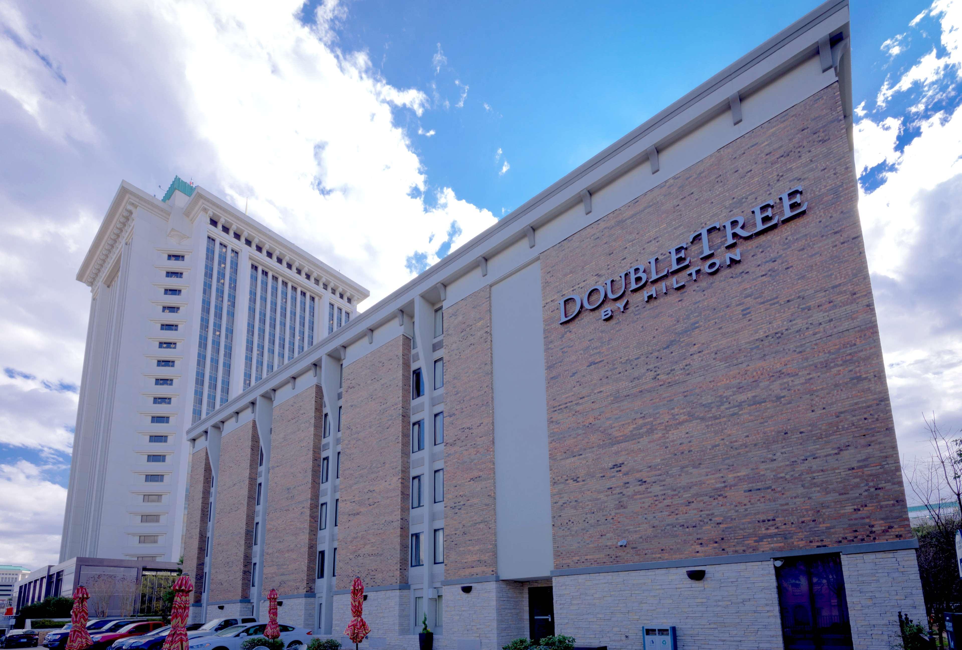Doubletree By Hilton Montgomery Downtown Bagian luar foto