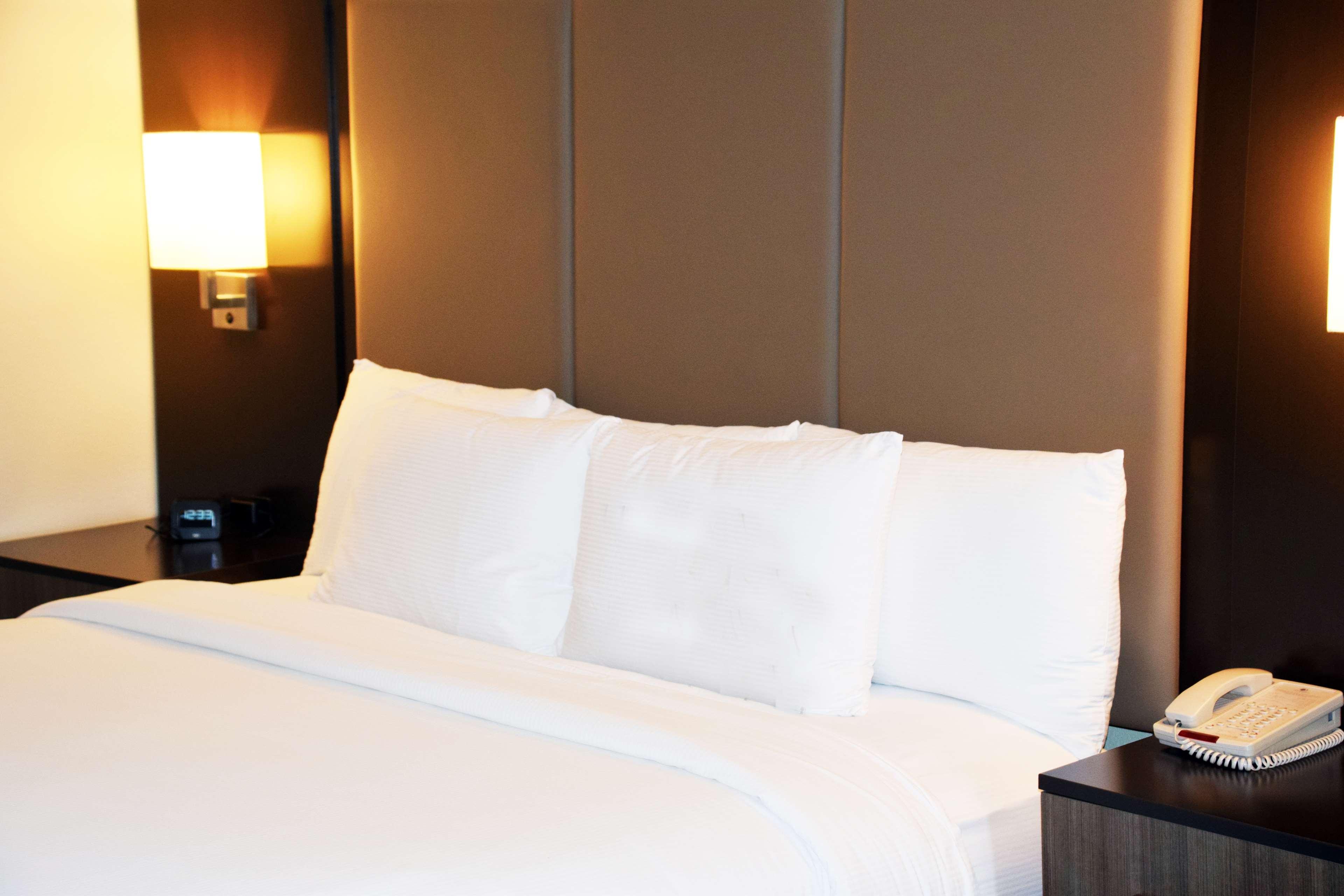 Doubletree By Hilton Montgomery Downtown Bagian luar foto
