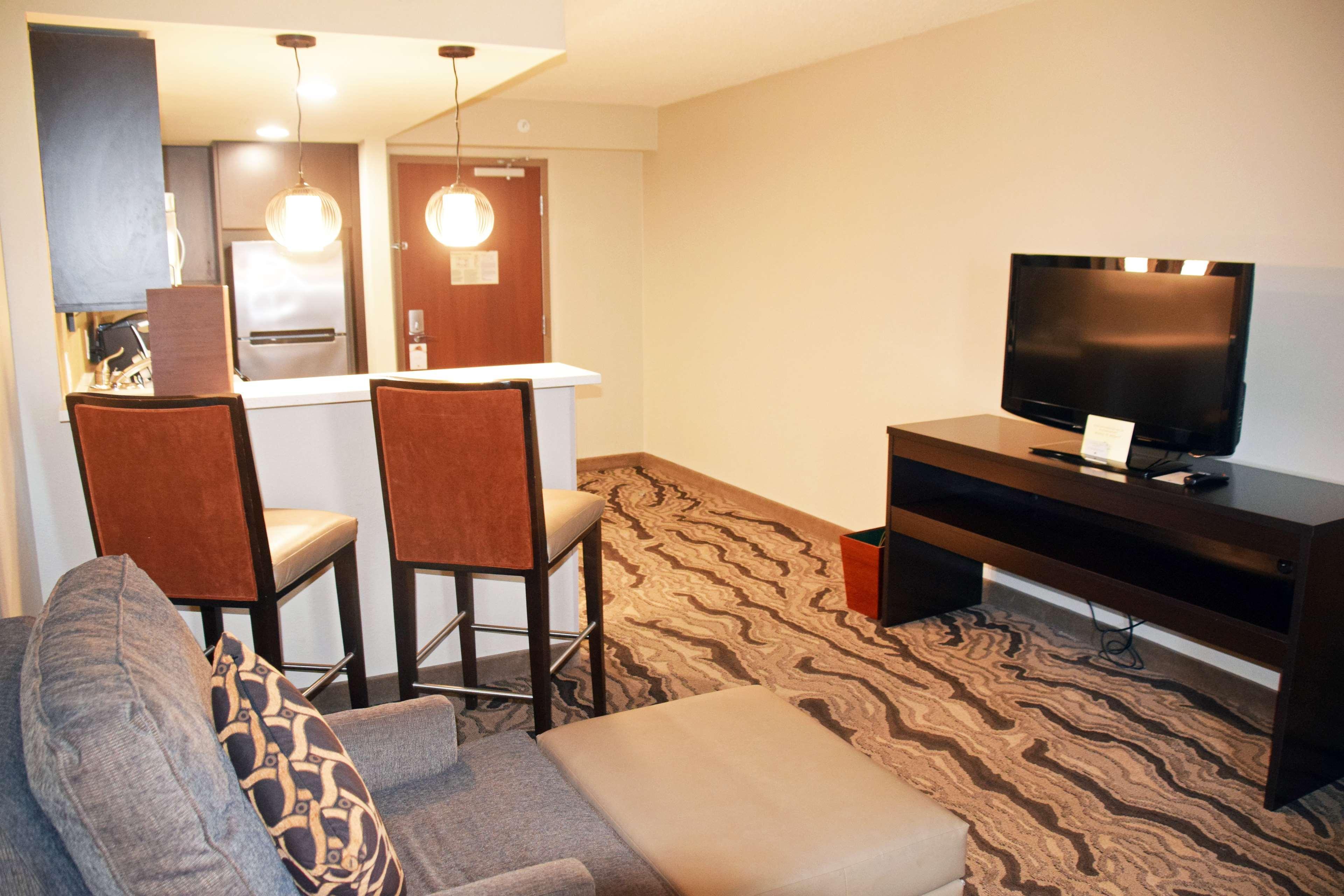 Doubletree By Hilton Montgomery Downtown Bagian luar foto