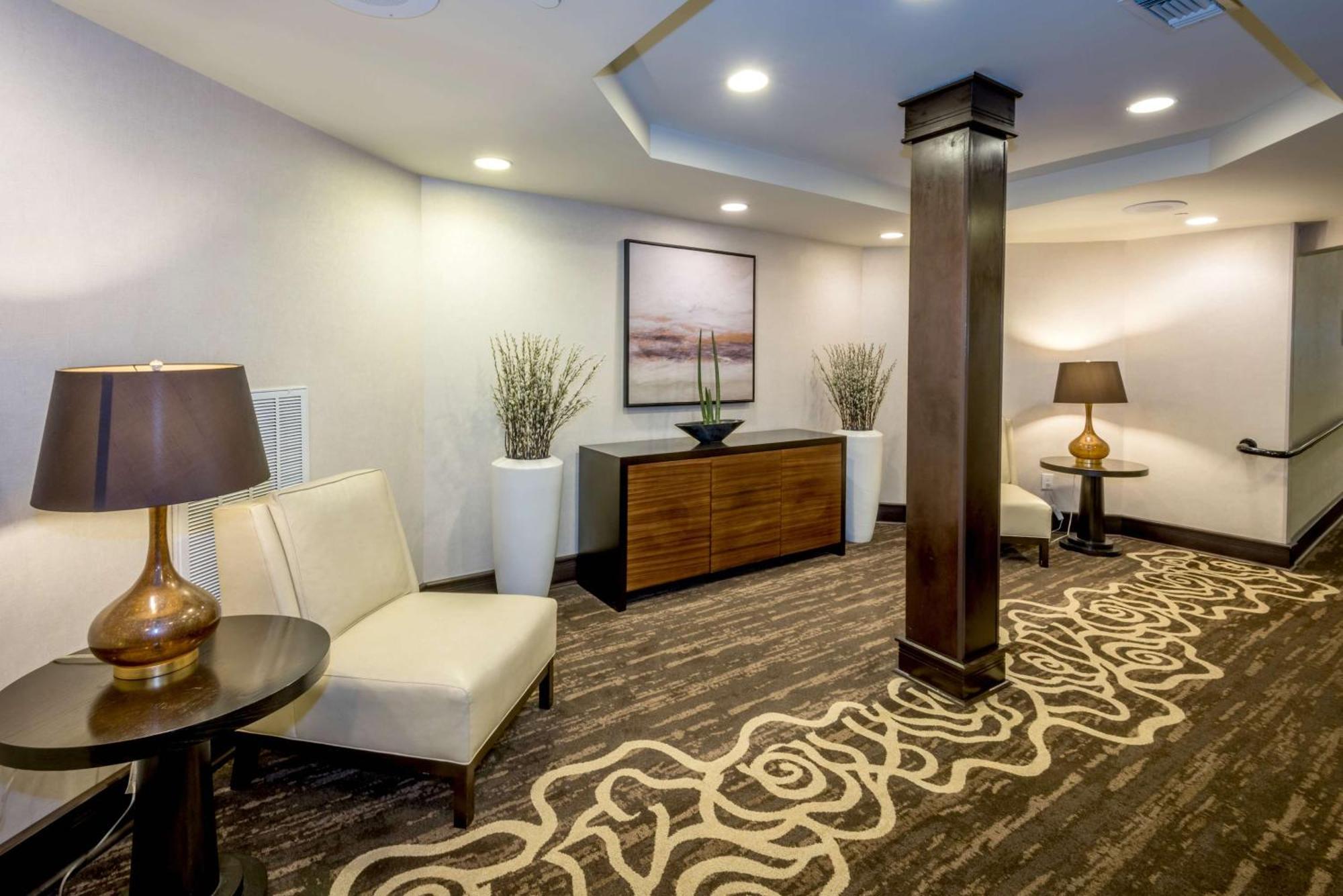 Doubletree By Hilton Montgomery Downtown Bagian luar foto