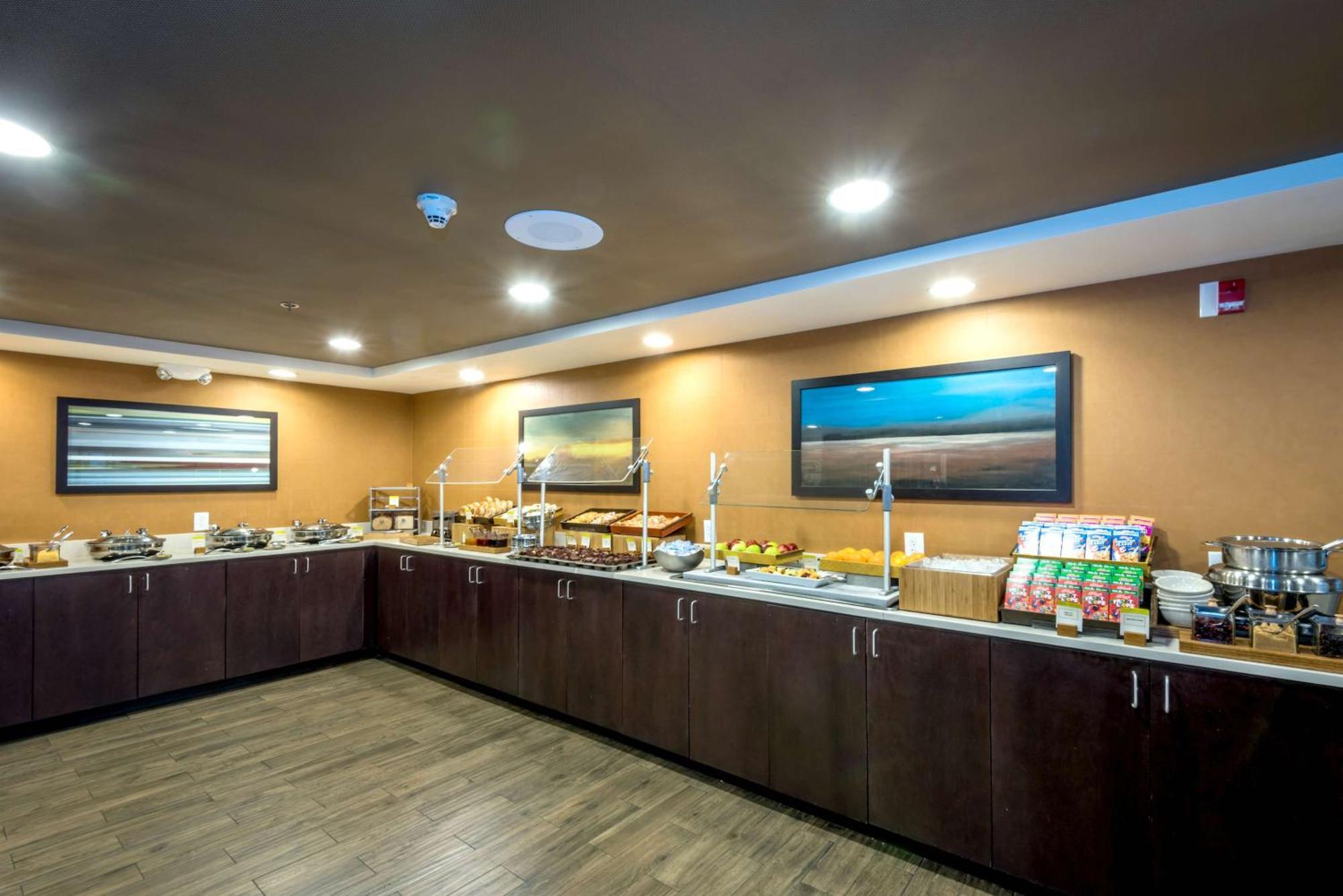 Doubletree By Hilton Montgomery Downtown Bagian luar foto