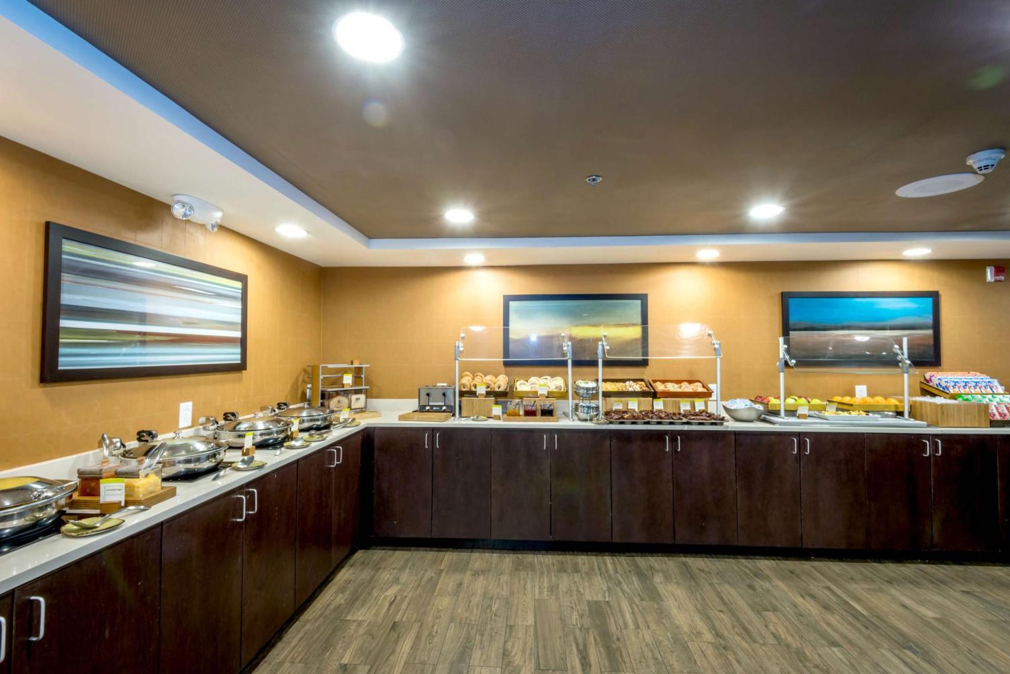 Doubletree By Hilton Montgomery Downtown Bagian luar foto