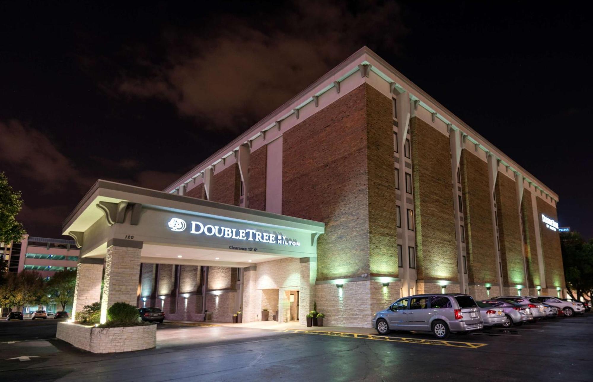 Doubletree By Hilton Montgomery Downtown Bagian luar foto