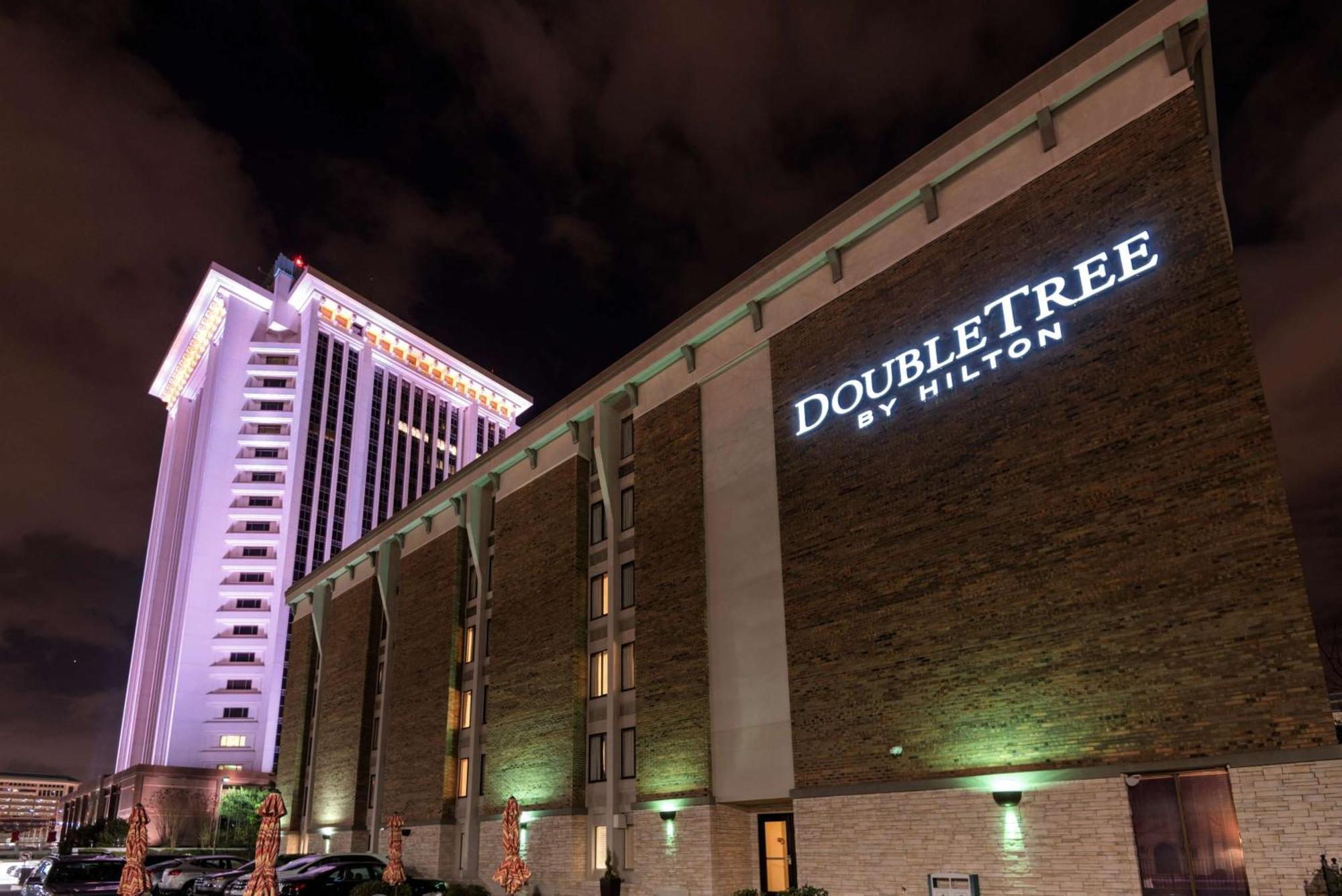 Doubletree By Hilton Montgomery Downtown Bagian luar foto