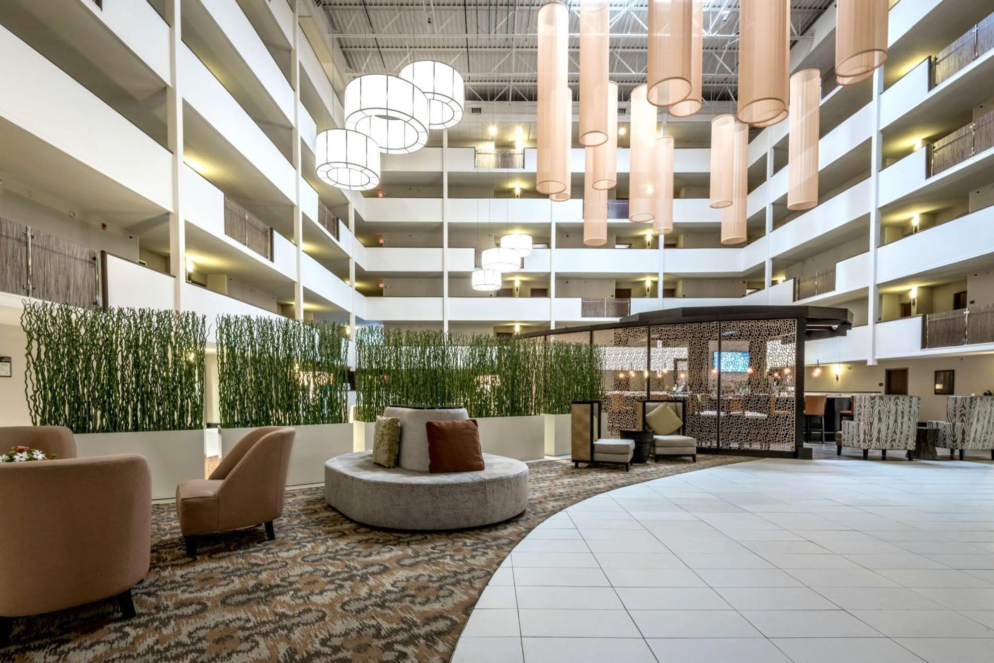 Doubletree By Hilton Montgomery Downtown Bagian luar foto